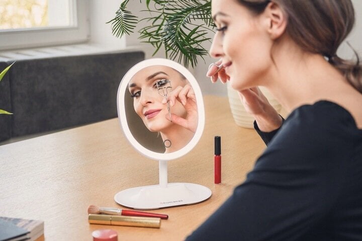 kosmetinisveidrodissuapsvietimu21x30x14cm7bb48vertinimaireference2jpg belsilt Kosmetinis veidrodis su apšvietimu 21x30x14 cm