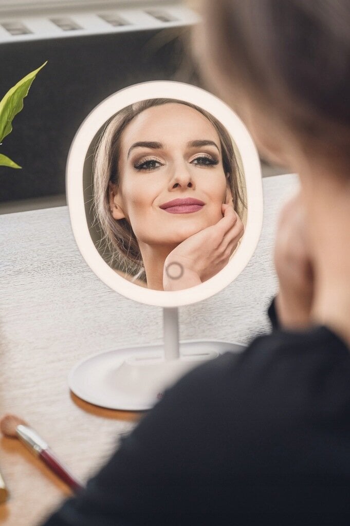 kosmetinisveidrodissuapsvietimu21x30x14cmc7b7buzsakytireference2jpg belsilt Kosmetinis veidrodis su apšvietimu 21x30x14 cm