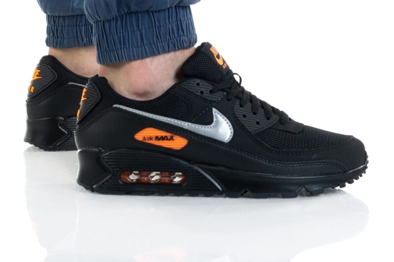 Laisvalaikio bateliai vyrams Nike Air Max 90, juodi, 44.5