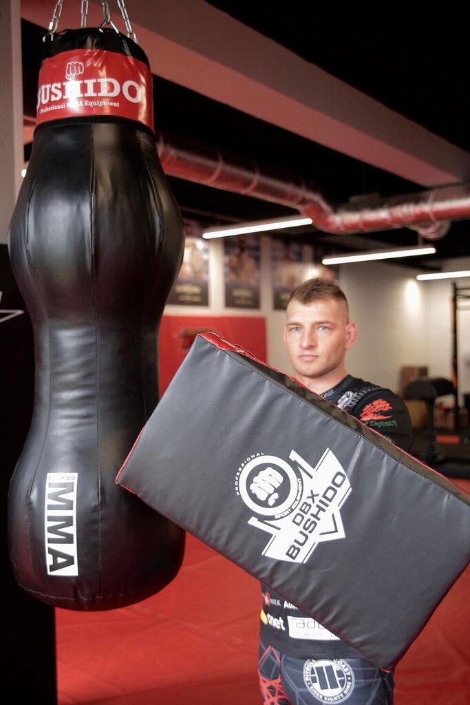 skydasbushidot7575x35x16cm0fbdeuzsakytireference belsilt Bushido T75 daugiafunkcis treniruočių skydas 75x35x16 cm