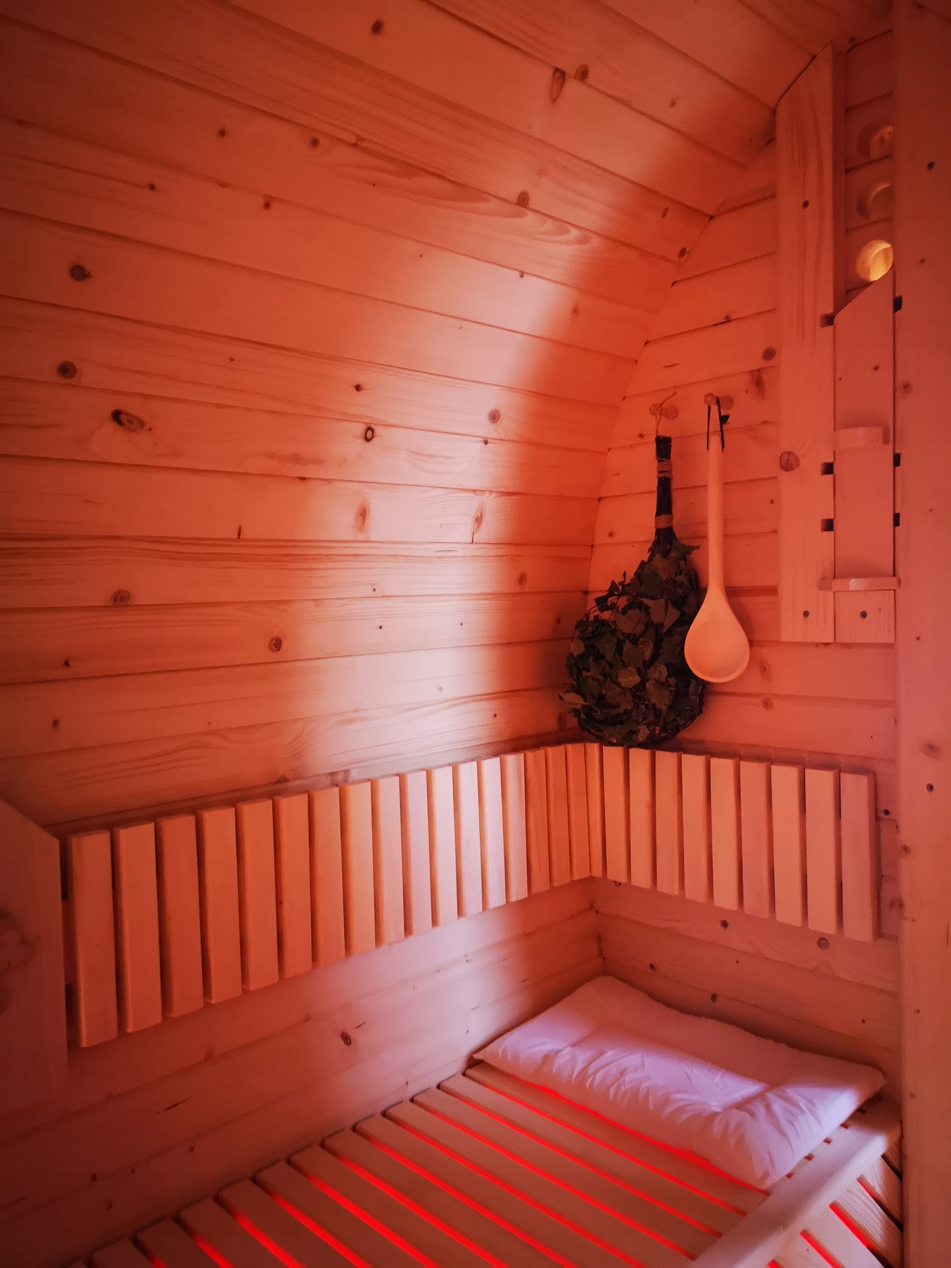 51e1f6c84f6e84253a67581f74ac belsilt Rusiška pirtis ir lauko suomiška sauna su Harvia M3 krosnele sodui ir sodybai