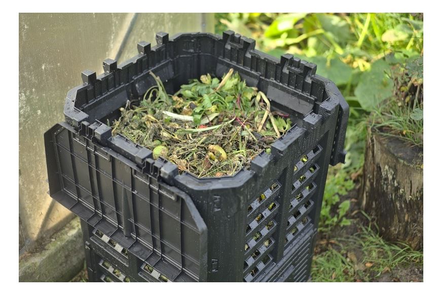 Kompostownik1komorowyRojaplast69lczarnyKolorczarny belsilt Komposto dėžė sodui 69 l plastikinė juoda