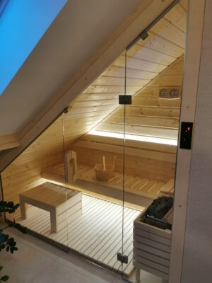 Pagal užsakymą gaminama namų sauna nuožulnioms patalpoms 213 x 113 cm namų spa
