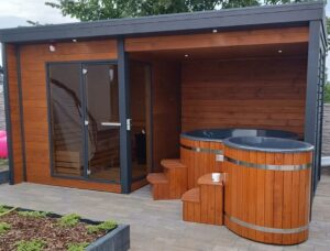 Moderni lauko sauna su vieta kubilui ir spa zonai sodui ir sodybai