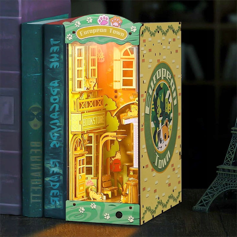 18708ad140de95089b06b53db646 belsilt Book Nook Kocie miasteczko DIY rinkinys su LED apšvietimu