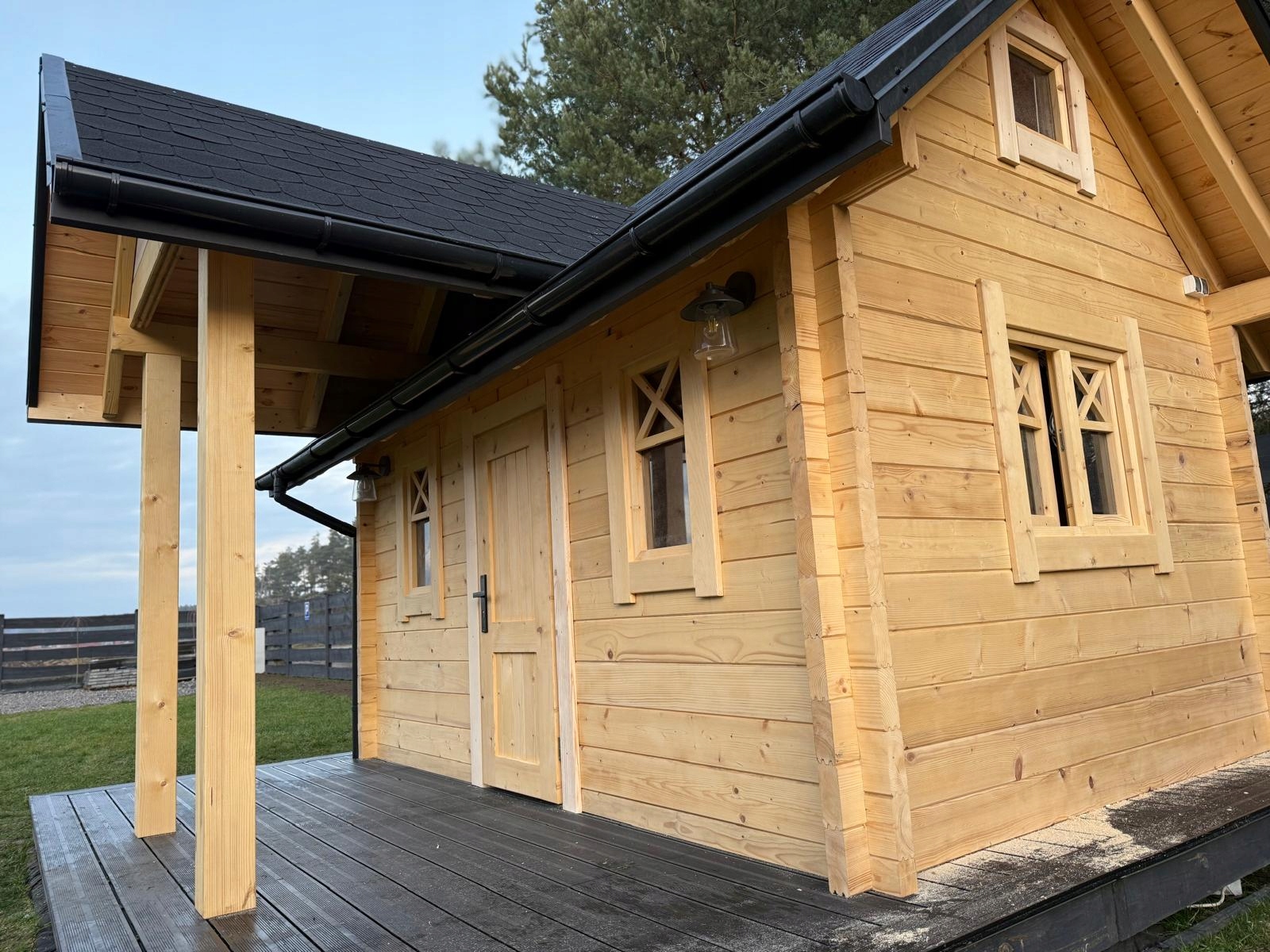 Sodo sandėliukas įrankiams 40x150cm
