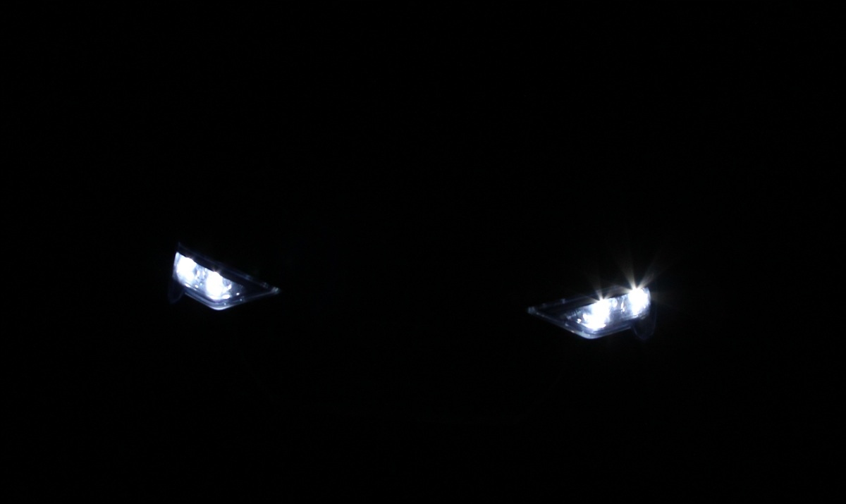 AUDISQ84x4EVASKORAAutonaakumulator12v7ahpilot24GLEDEANGTIN5906118491769 belsilt Audi SQ8 4X4 EVA eko odos sėdynė elektrinis automobilis vaikams 12 V 7 Ah nuotolinio valdymo pultas 24G LED