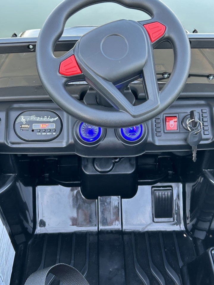 AutkonaakumulatorJeepsamochodPILOTMiekkiekolaEVASkora4x4Dlugoscpojazdu112cm belsilt elektrinis automobilis vaikams Jeep automobilis nuotolinio valdymo pultas minkšti EVA ratai eko odos sėdynė 4X4 12 V 10 Ah 180 W