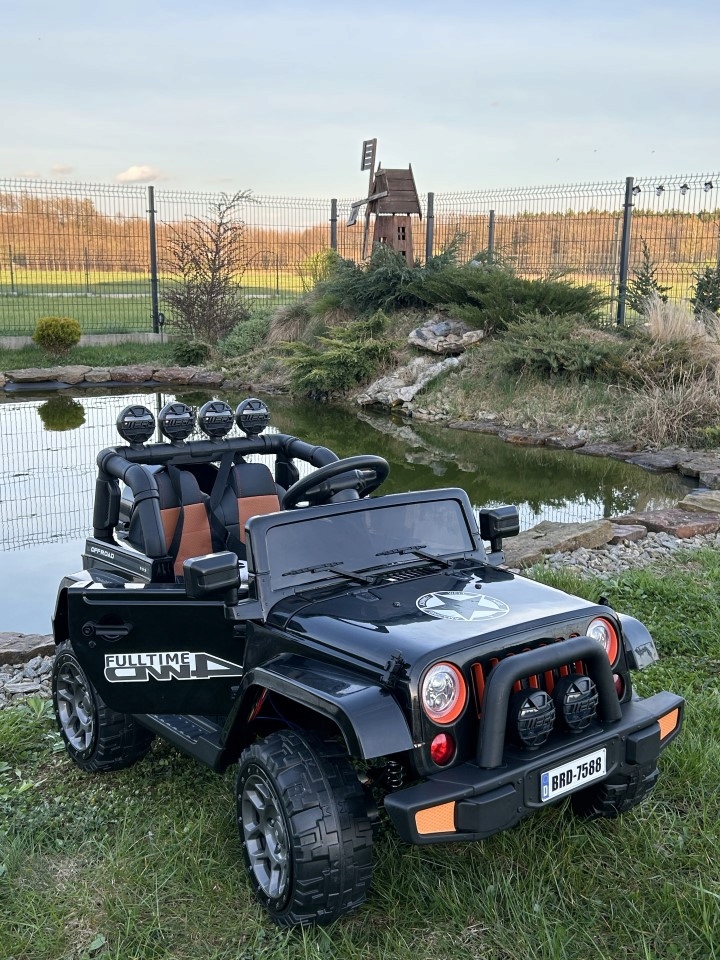 AutkonaakumulatorJeepsamochodPILOTMiekkiekolaEVASkora4x4Wiekdziecka3lata belsilt elektrinis automobilis vaikams Jeep automobilis nuotolinio valdymo pultas minkšti EVA ratai eko odos sėdynė 4X4 12 V 10 Ah 180 W