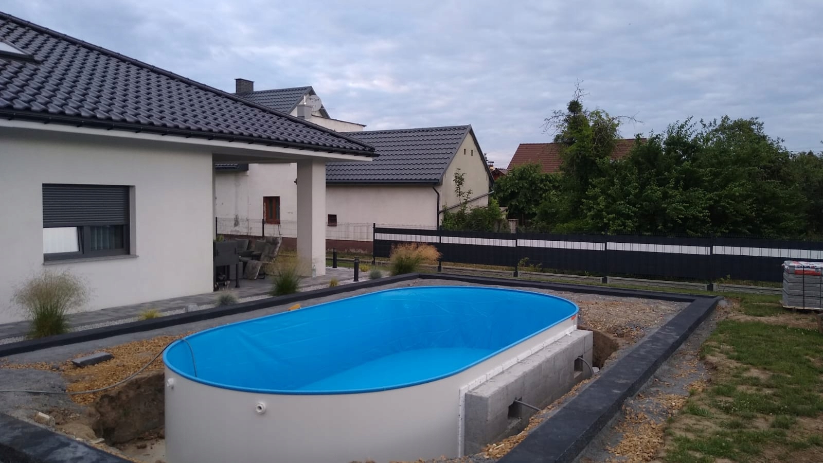 Basenstalowyogrodowy6x32x15mniemieckido120montwcenieodBBPojemnosc28000l belsilt Lauko baseinas 32×15m variantas 2