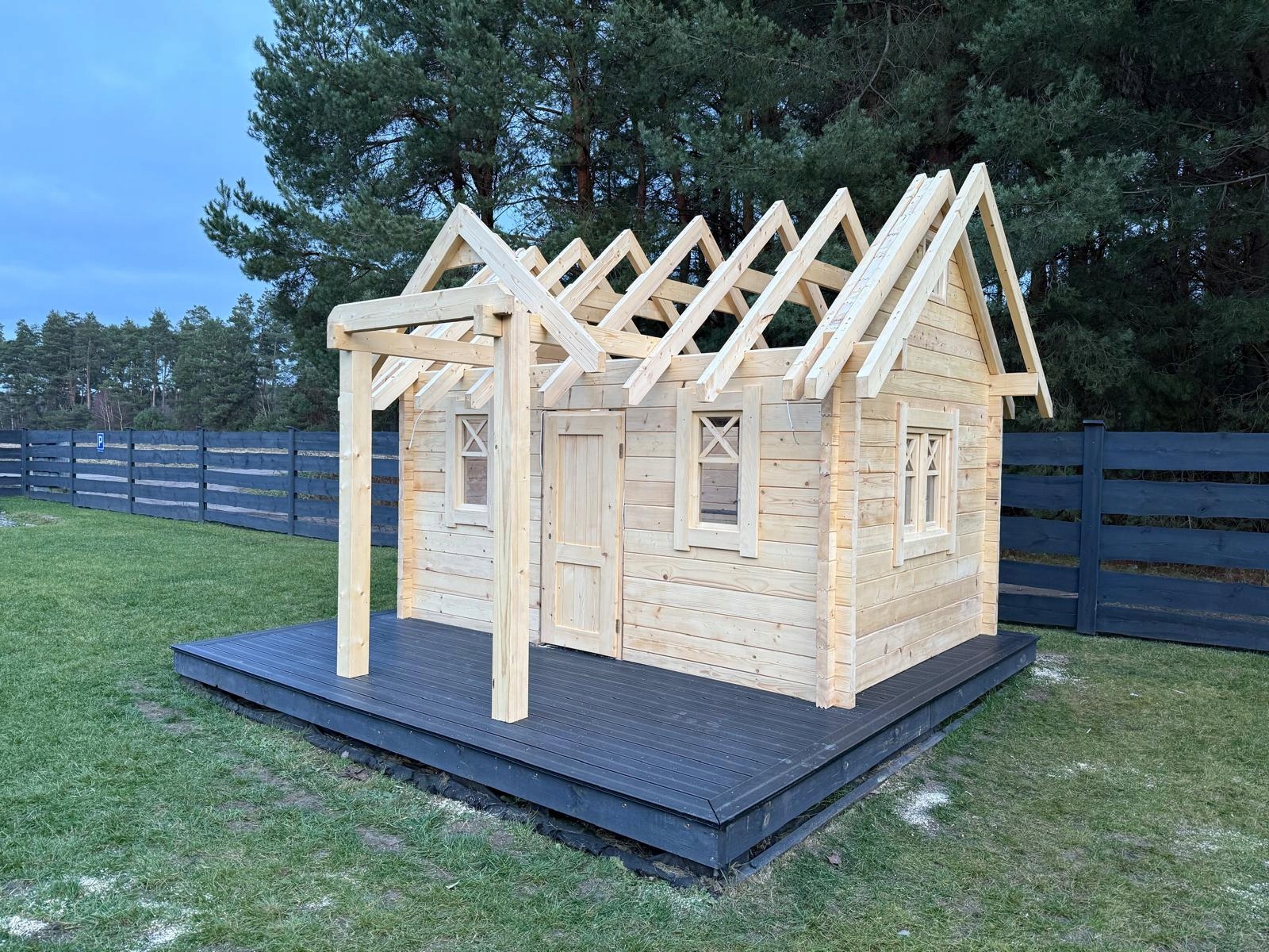 Sodo sandėliukas įrankiams 40x150cm