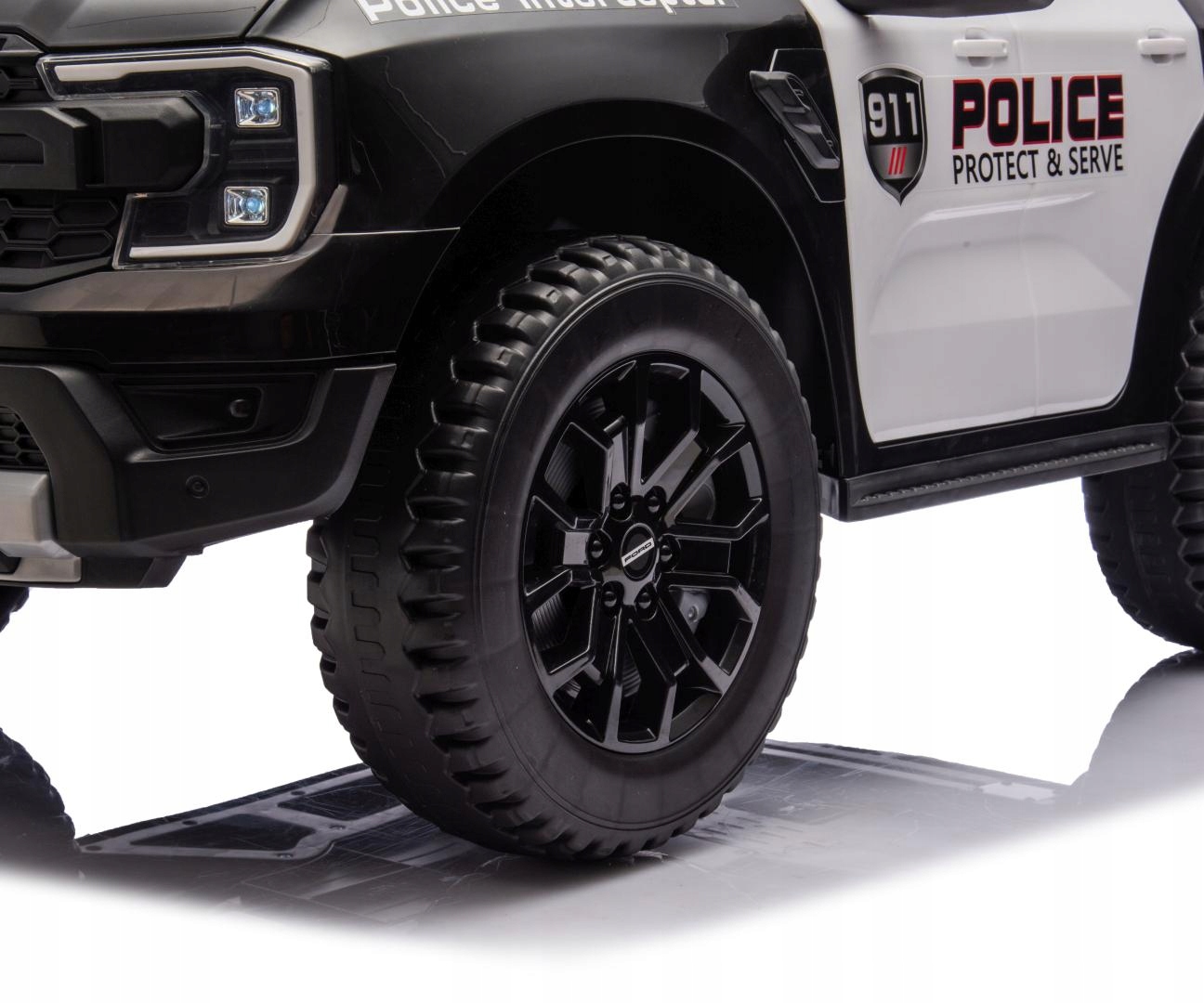 FordRangerAutonaakumulatorPolicjadwasilniki39WkolaEVAMillyMallyDlugoscpojazdu105cm belsilt Ford Ranger elektrinis automobilis vaikams policija 2 varikliai 39 W EVA ratai Milly Mally