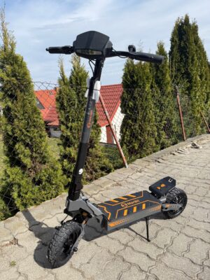 HulajnogaElektrycznaTerenowaF1DUZYZASIEG60kmMOCNA800WBATERIA15Ah belsilt Elektrinis paspirtukas bekelės F1 ilgas nuvažiuojamas atstumas 60 km galingas 800 W baterija 15 Ah