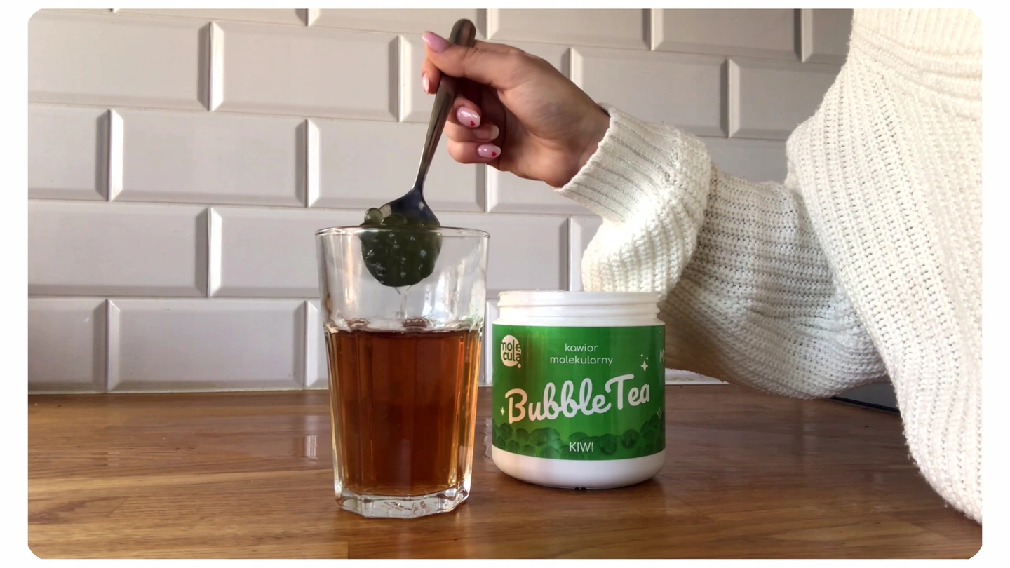 KULKIdoBUBBLETEAMOLEKULARNYKAWIORMoleculaJABLKO2kgWagaproduktuzopakowaniemjednostkowym2kg belsilt Sprogstantys perlai Bubble Tea obuolių skonio Molecula 2 kg