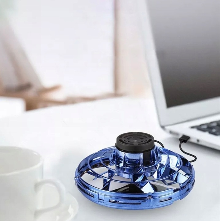 LOTEKLATAJACYDRONSPINNERBUMERANGZABAWKALEDKOLOROWADLADZIECIMinimalnywiekdziecka5 belsilt Dronas Skrydisek latający Dronas spinner bumerang žaislinis LED kolorowa DLA vaikams skirtinga komplektacija 8