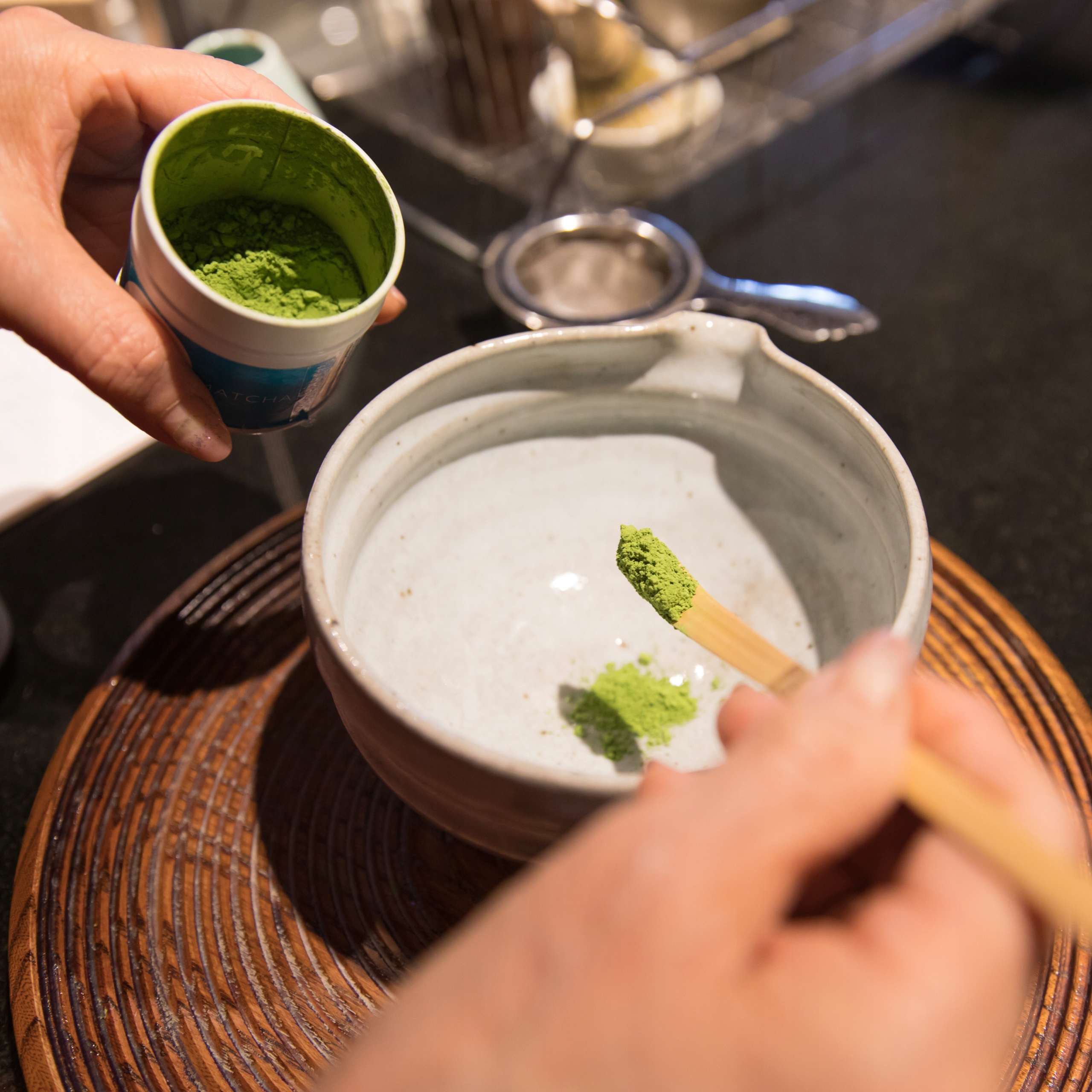 MATCHA100gHerbataZielonaCodzienna100gwproszkudolatteketonuttMarkanutt belsilt Japoniška matcha arbata kasdienė keto ir lattei 100 g namų ritualui