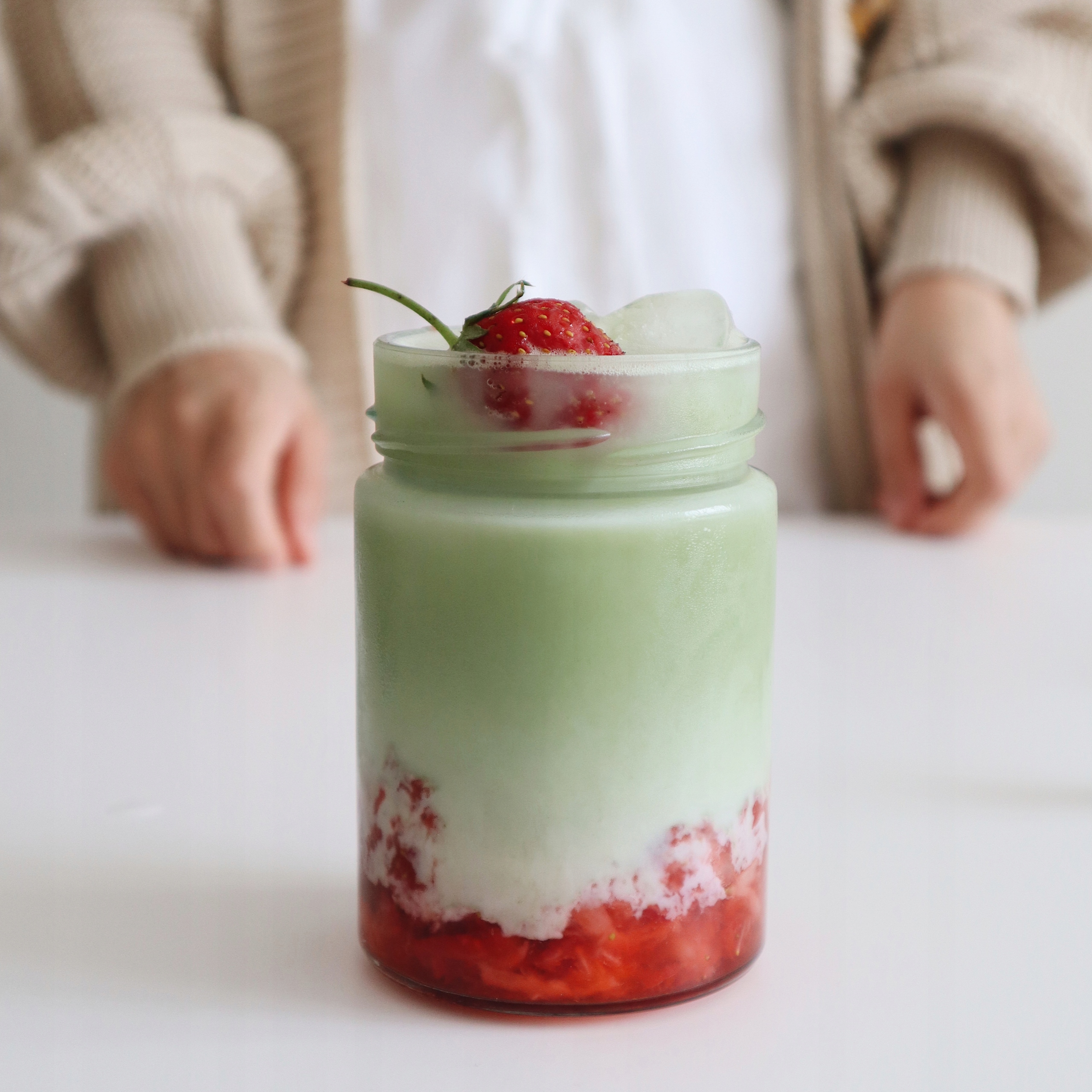 MATCHATEAORGANICZIELONAHerbata1kgOrganicznawProszkuBIOHiFOODMarkaHiFOOD belsilt Japoniška matcha arbata bio HiFood 1 kg universalus gėrimas