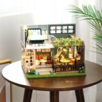 Book Nook Anės žaliasis kalnas DIY rinkinys su LED apšvietimu