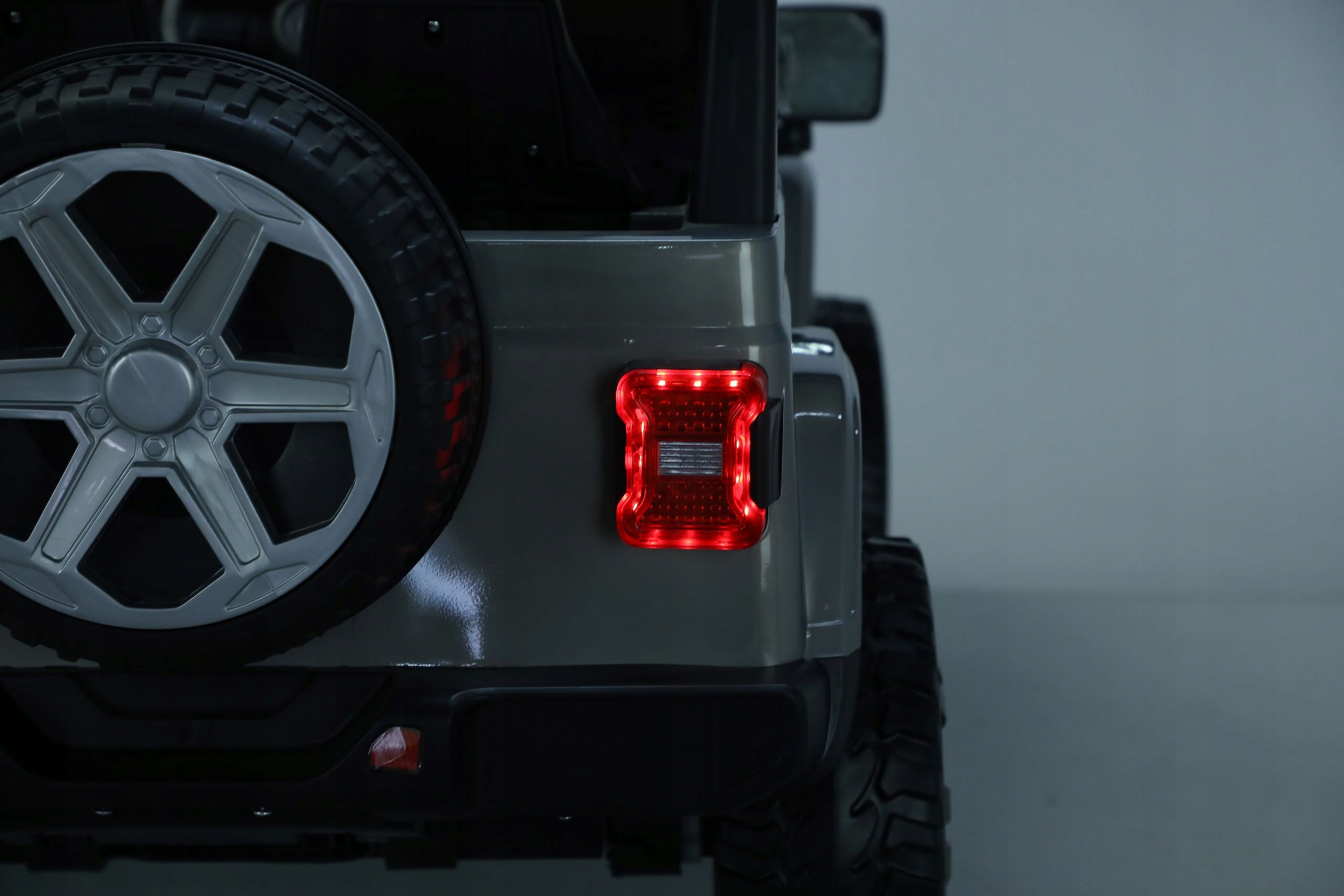 PojazdautoelektrycznedladzieckaJEEPspeedSUPERCARFT9384X412V7AhEANGTIN6902007193713 belsilt Elektryczny samochód dla dzieci Jeep Speed Supercar FT 938 4X4