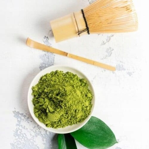 ShiroiZestawMatcha30gChasenChashakuMatchawanMarkaOuritsuMatcha belsilt Shiroi Matcha ruošimo rinkinys su keramika 30 g ir priedais