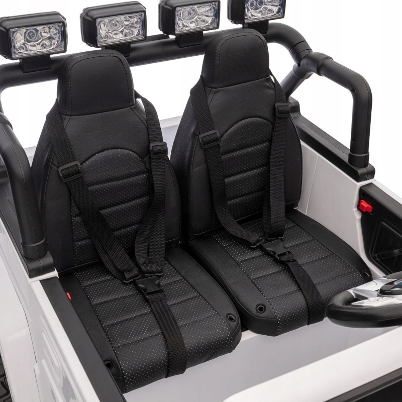 TOYOTALANDCRUISER4x4terenowy4x80W24V7AhAutonaAkumulatorEVAPILOTSzerokoscpojazdu85cm belsilt Toyota Land Cruiser 4X4 elektrinis automobilis vaikams 24V