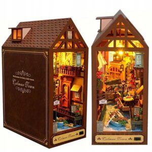 Book nook 3D dėlionė „Kolmaro miestelis“ su LED apšvietimu modelis 329