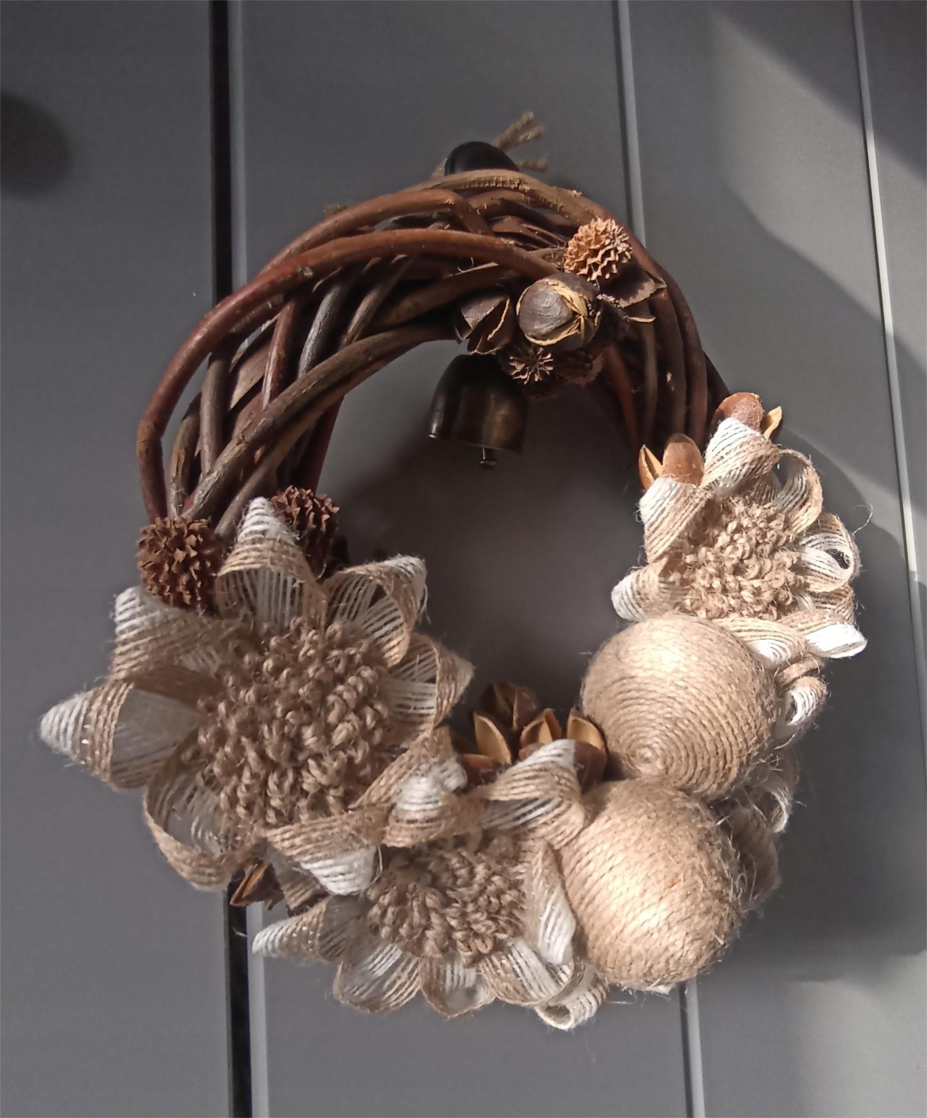 WianekRustykalnyHandmadezJutyWiklinaBohoEkoOzdobanaDrzwiScianeSrednica25cm belsilt Vytelių Joninių vainikas ant durų ir sienos dekorui