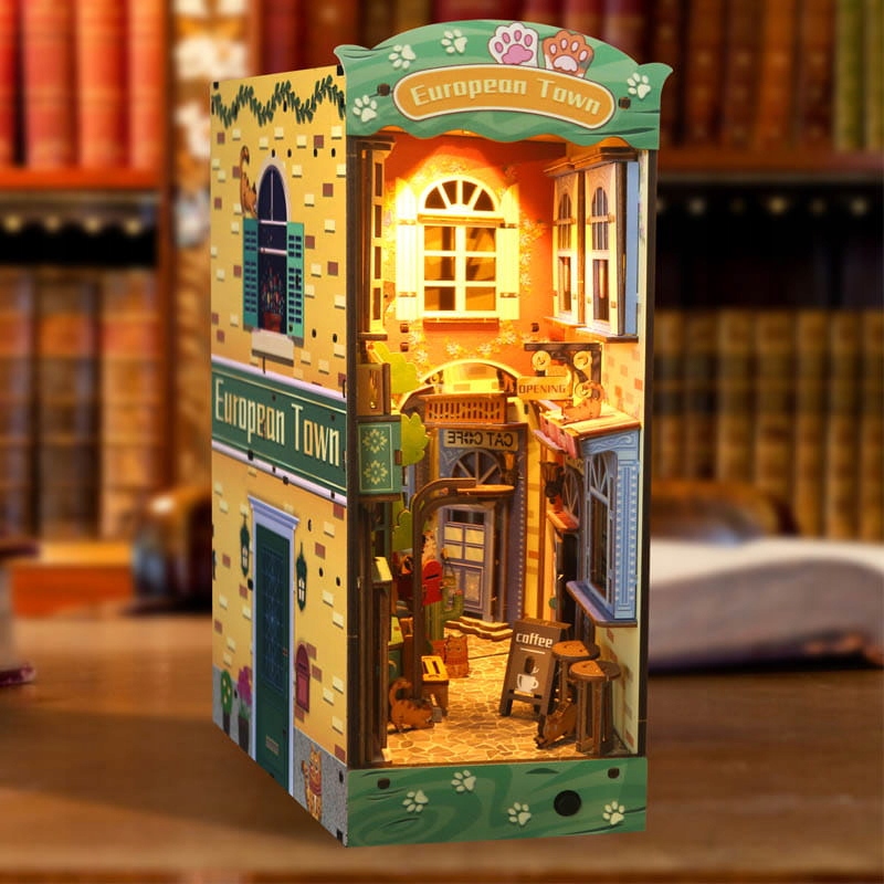 ZestawdozlozeniaDomekDIYBookNookKociemiasteczkoPrezentMaterialdrewno belsilt Book Nook Kocie miasteczko DIY rinkinys su LED apšvietimu
