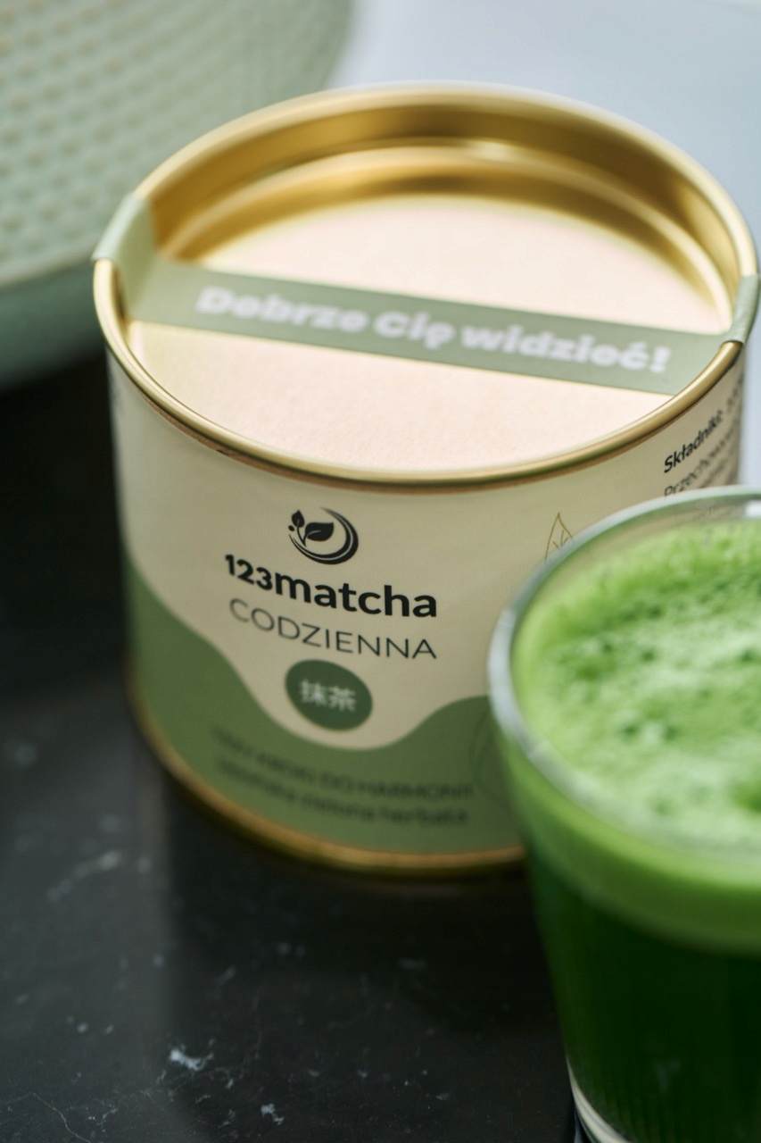 ZielonaHerbataMATCHACodzienna100gJAPONSKAsproszkowana123MatchaLatteNazwahandlowaMatchaCodzienna100g123Matcha belsilt