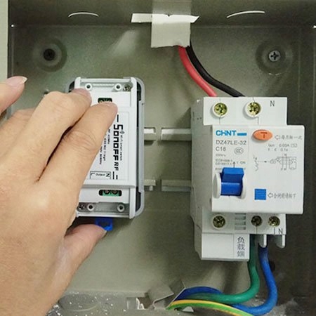 aeb5d05f4f8191fe1357a27b15ae belsilt Laikiklis ant bėgelio Din + Sonoff DR