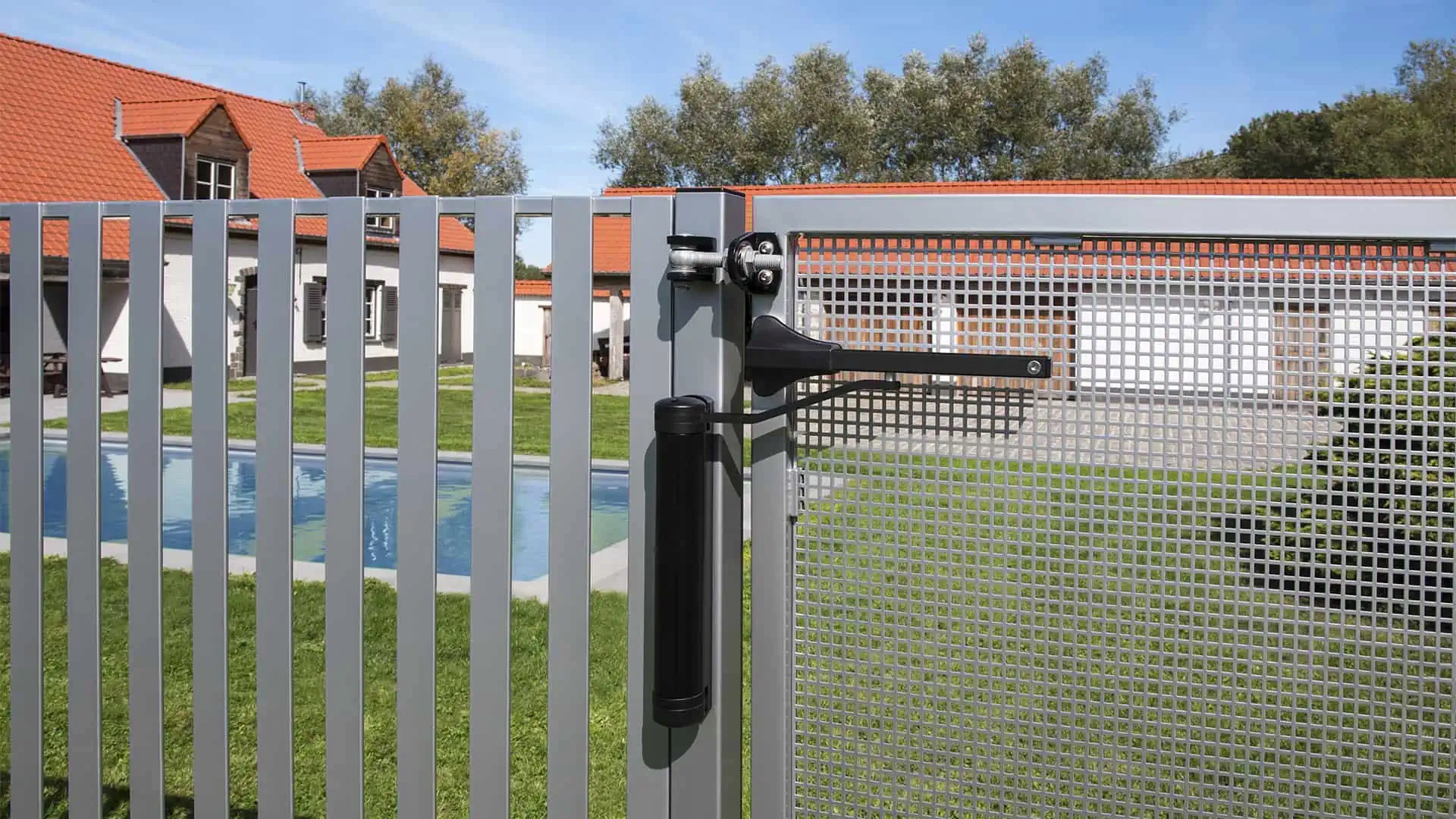 Locinox LION hidraulinis lauko vartelių pritraukėjas, iki 75 kg, varteliams iki 110 cm, juodas