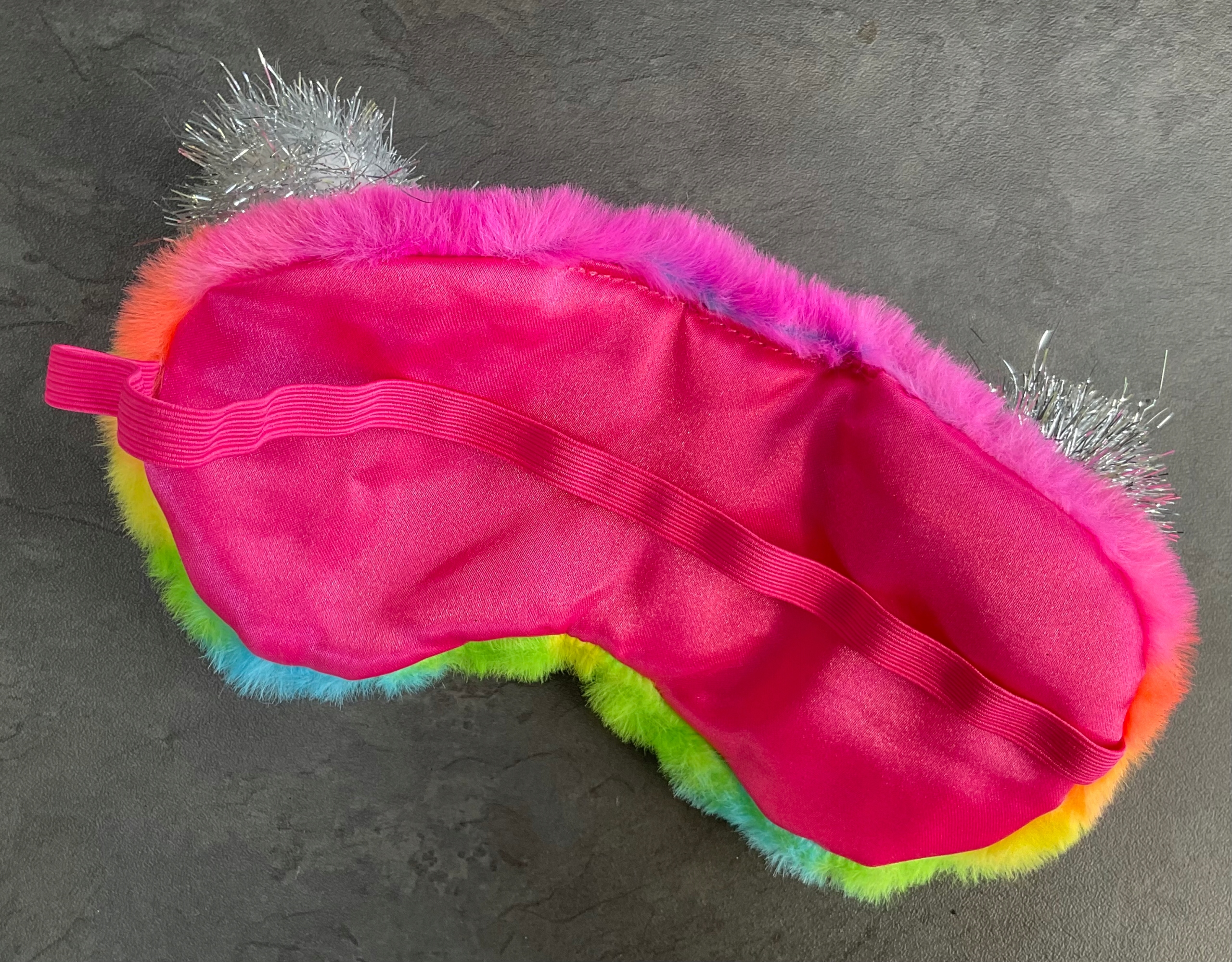 OPASKANAOCZYMASKADOSPANIASNURELAKSUpandamisOLDMANNAGUMCEKolordodatkowywielokolorowy belsilt Vaikiška akių kaukė miegui Oldman kelionėms pliušinė meškučio dizainas su ausų kištukais sidabrinė