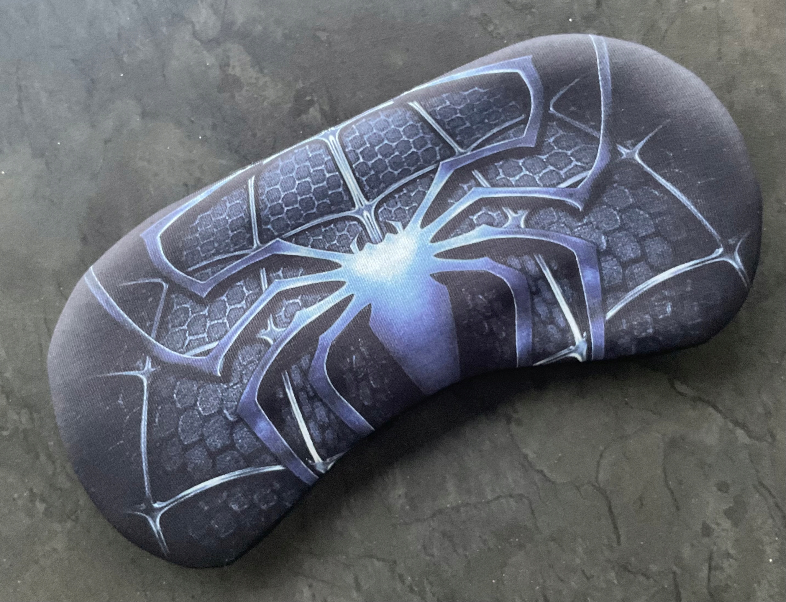 OPASKANAOCZYmaskadospaniaRELAKSUSPIDERMANaksamitnaOLDMANnagumcePlecuniseks belsilt Akių kaukė miegui Oldman kelionėms juoda