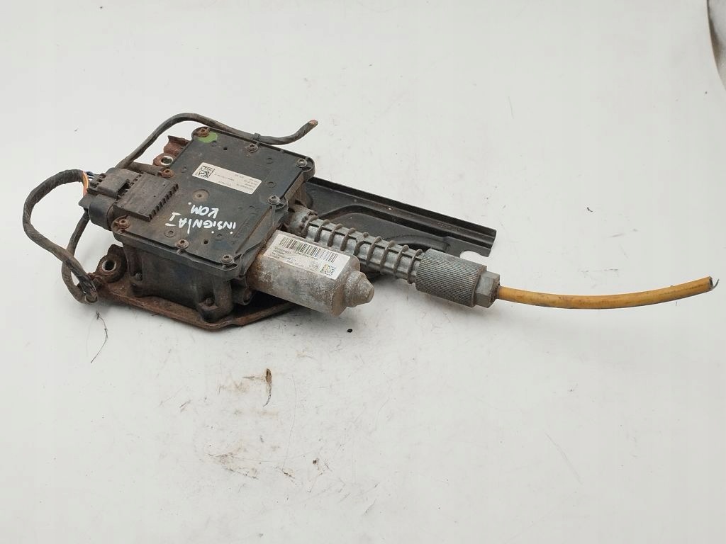 OpelInsigniaAhamulecrecznyelektrycznyA2C53298178 belsilt