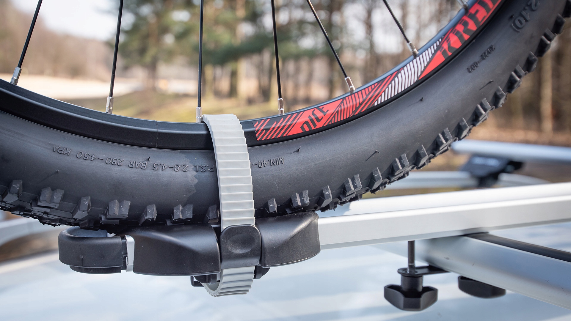 Taurus BikeUp aliumininis stogo dviračio laikiklis su užraktu, iki 17 kg - Image 8