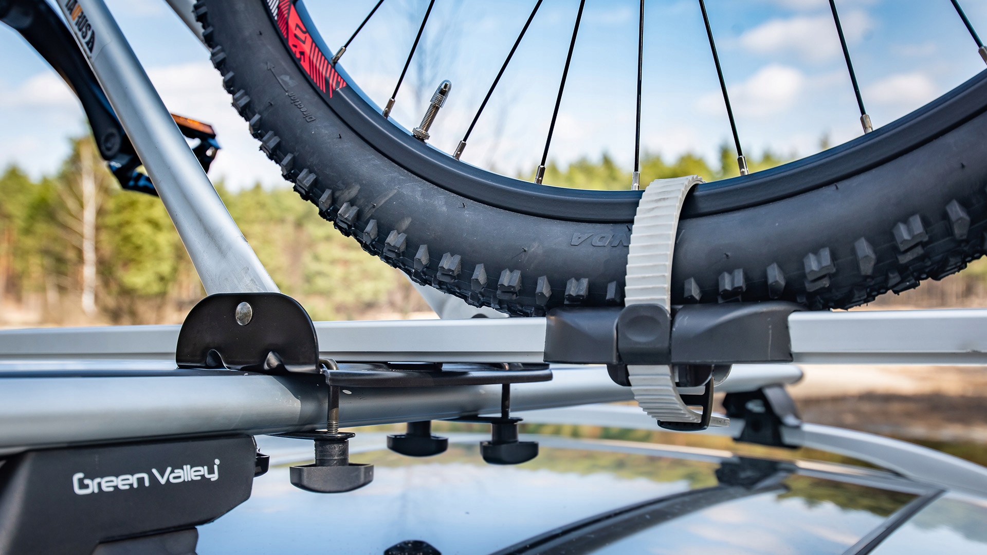 Taurus BikeUp aliumininis stogo dviračio laikiklis su užraktu, iki 17 kg - Image 7