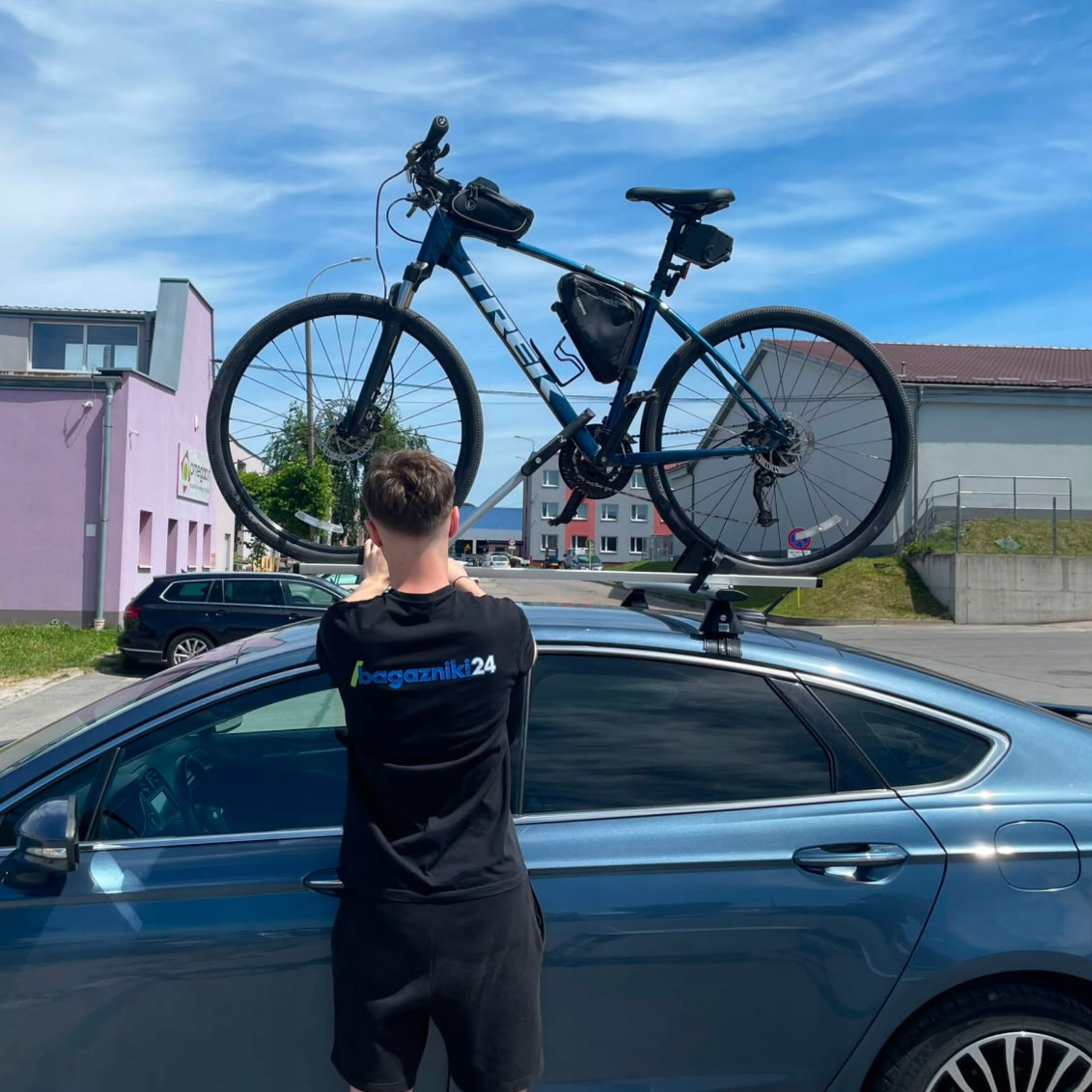 Amos Tour sidabrinis aliumininis stogo dviračio laikiklis su užraktu - Image 2