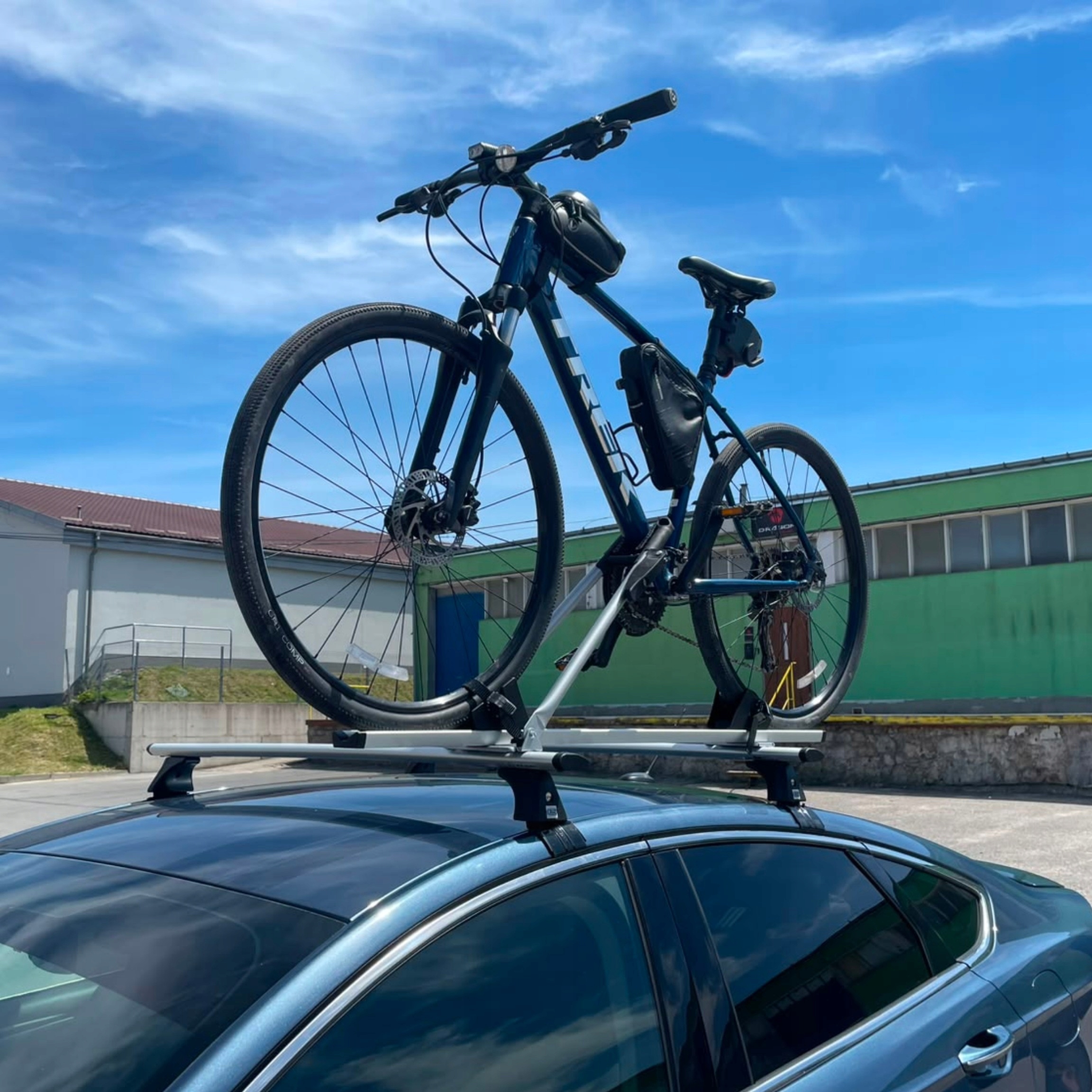 Amos Tour sidabrinis aliumininis stogo dviračio laikiklis su užraktu - Image 5