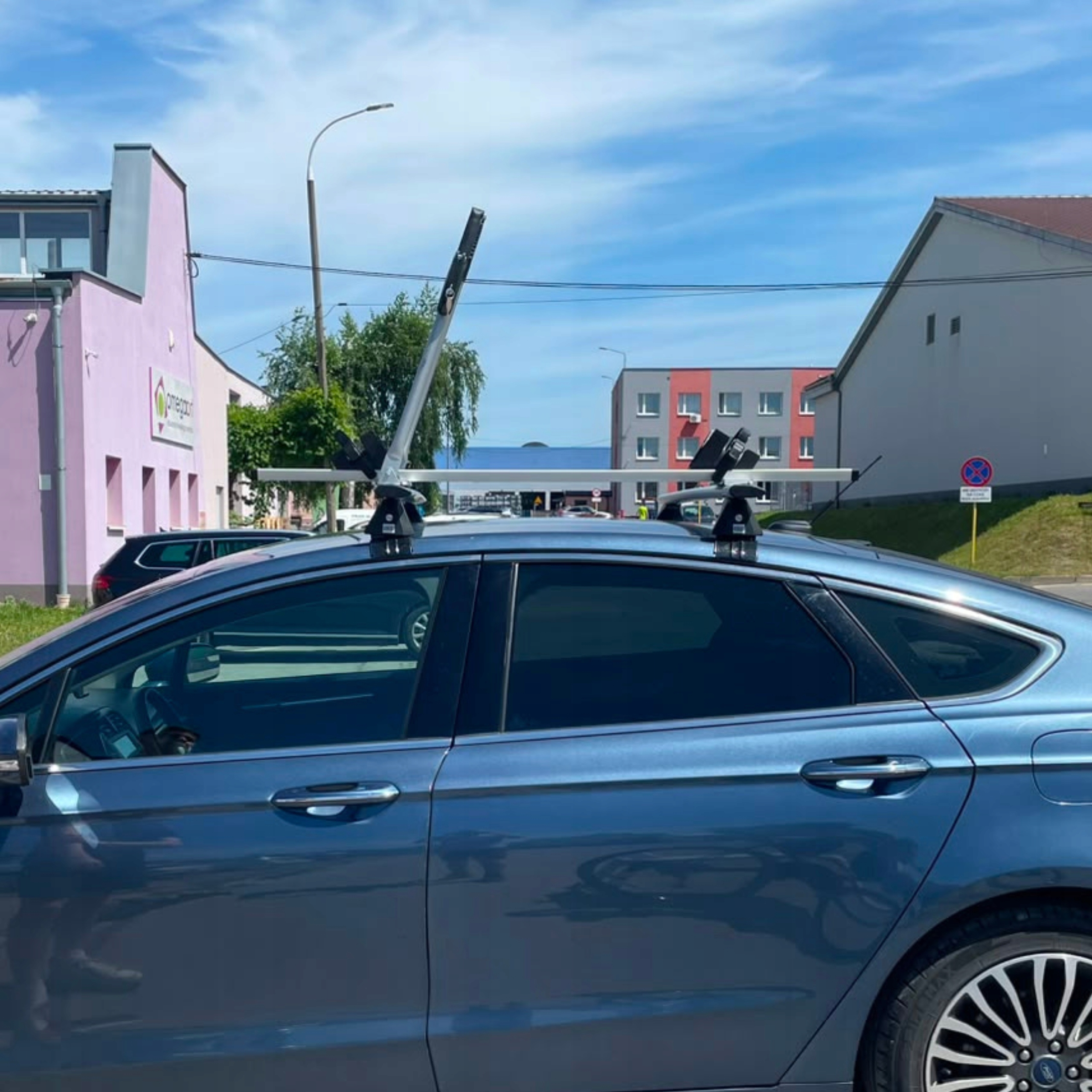 Amos Tour sidabrinis aliumininis stogo dviračio laikiklis su užraktu - Image 10