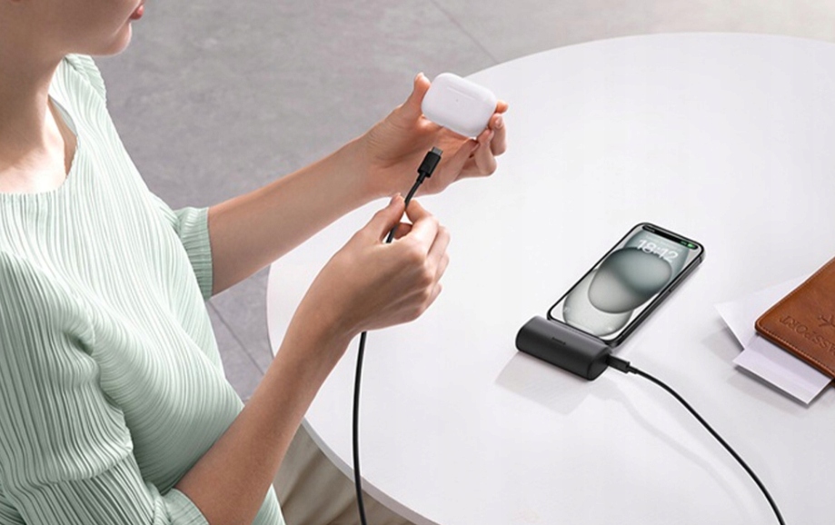 Išorinė baterija Baseus Compact 5000mAh 20 W Lightning juodas belsilt Išorinė baterija Baseus Compact 5000mAh 20 W Lightning juodas