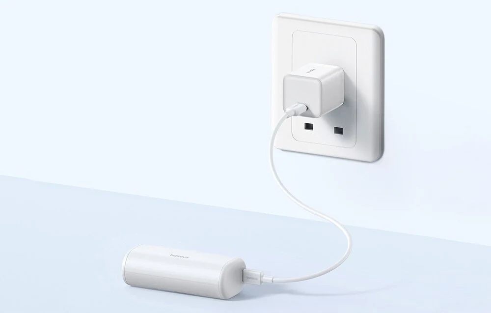 Išorinė baterija Baseus Compact IP 5000mAh 20 W baltas + USBC kabelis USBC belsilt Išorinė baterija Baseus Compact IP 5000mAh 20 W baltas + USB C kabelis USB C