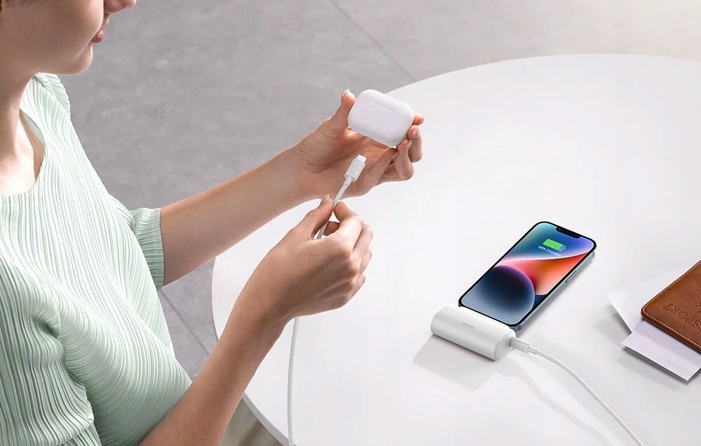 Išorinė baterija Baseus Compact IP 5000mAh 20 W baltas + USBC kabelis USBC belsilt Išorinė baterija Baseus Compact IP 5000mAh 20 W baltas + USB C kabelis USB C