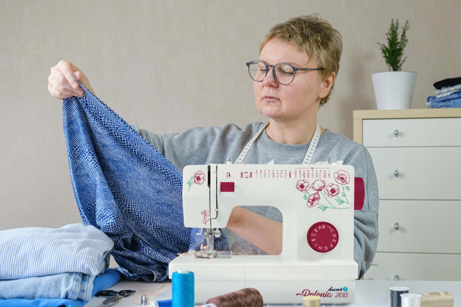 Mechaninė siuvimo mašina Łucznik Polonia 2018, 22 dygsniai