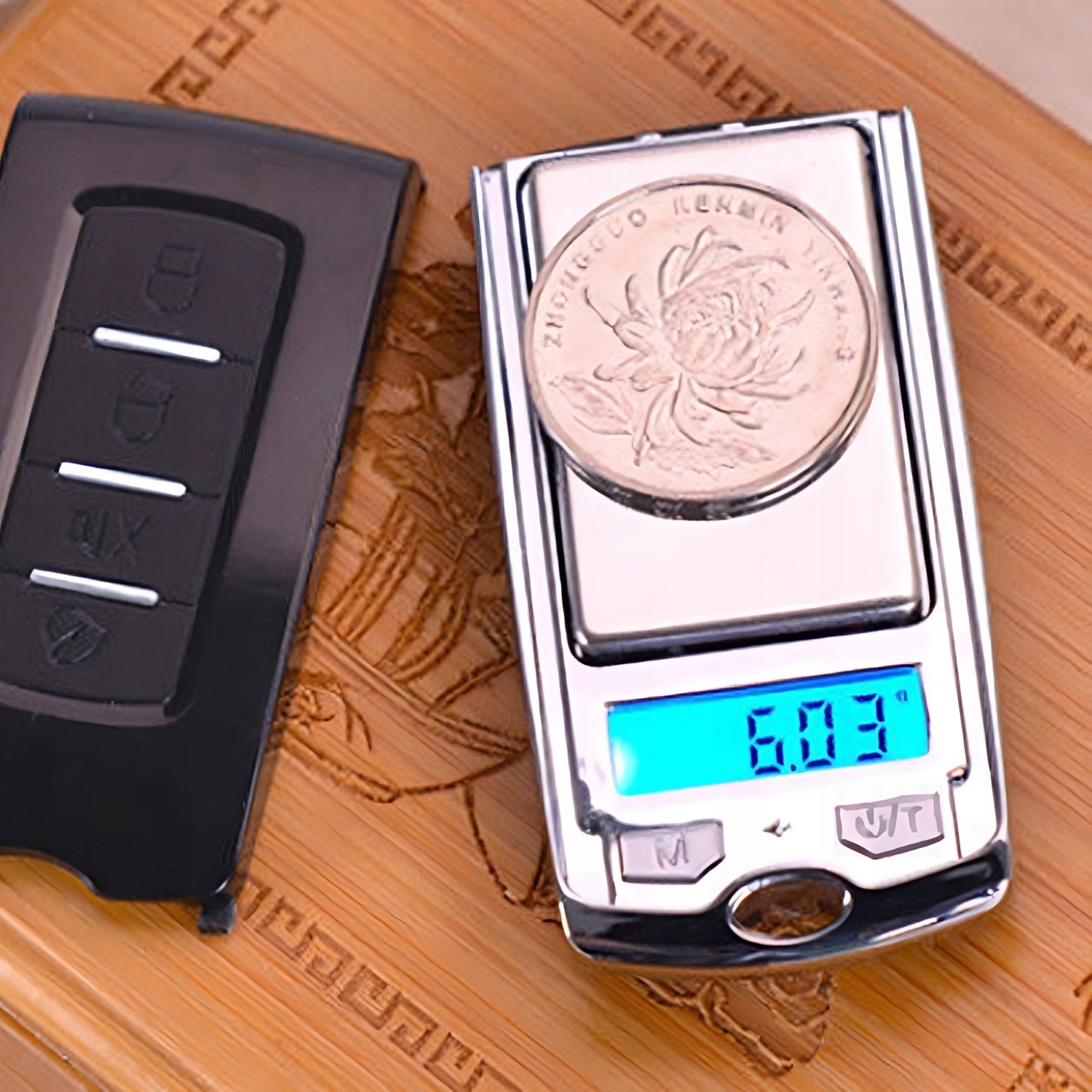 Mini juvelyrinės svarstyklės automobilio rakto formos iki 100 g 001 g tikslumas apšviečiamas LCD ekranas belsilt Mini juvelyrinės svarstyklės automobilio rakto formos iki 100 g 001 g tikslumas apšviečiamas LCD ekranas