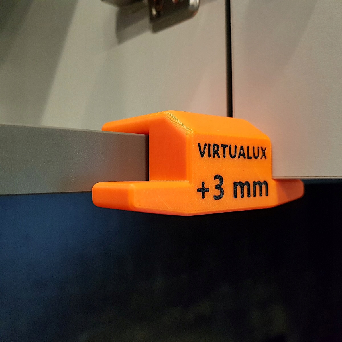 PETG baldų fasado montavimo šablonas 18 mm plokštei +3 mm belsilt PETG baldų fasado montavimo šablonas 18 mm plokštei +3 mm