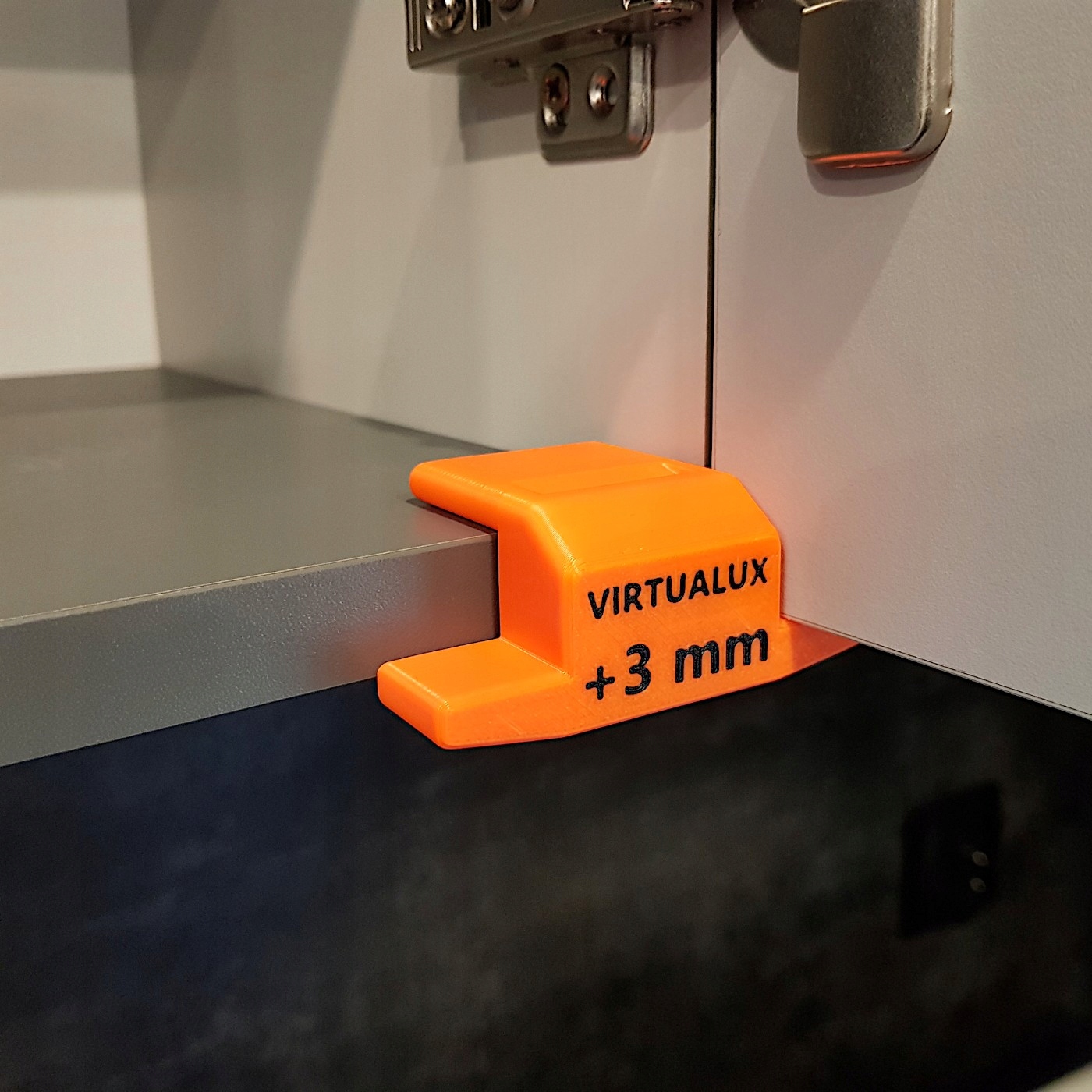PETG baldų fasado montavimo šablonas 18 mm plokštei +3 mm belsilt PETG baldų fasado montavimo šablonas 18 mm plokštei +3 mm