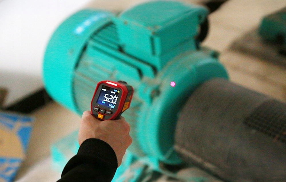 UNI-T UT301D+ termometras ant infraraudonieji spinduliai pirometras -32°C skirta 600°C Dual Laser