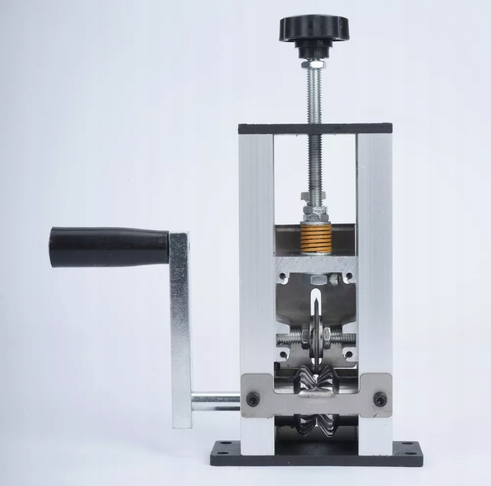 Rankinė kabelių ir laidų izoliacijos nuėmimo mašina 125 mm su gręžtuvo pavara belsilt Rankinė kabelių ir laidų izoliacijos nuėmimo mašina 125 mm su gręžtuvo pavara nuotrauka 8